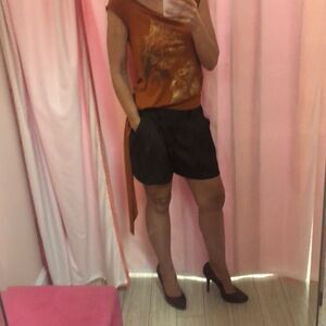 Vince Camuto chocolate brown pleated shorts 0